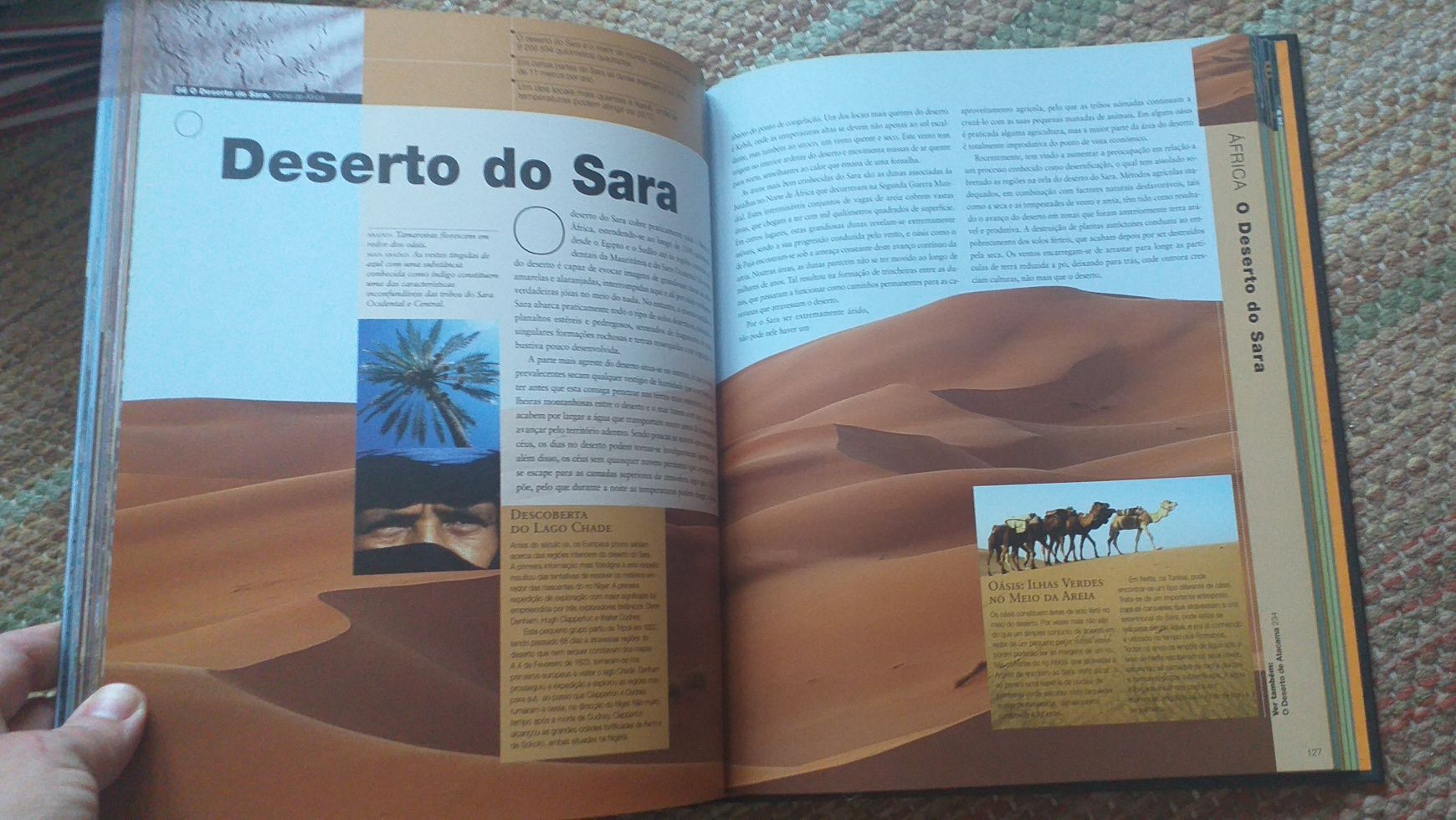 Livro sobre as 100 maravilhas do mundo