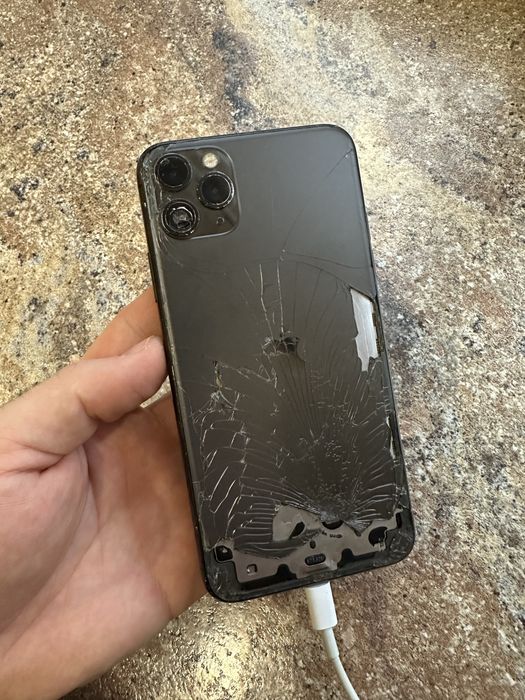 Iphone 11 pro max на запчастини