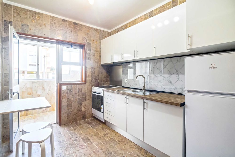 Espaçoso T1 em Baguim junto á estaçao do metro para arrendamento