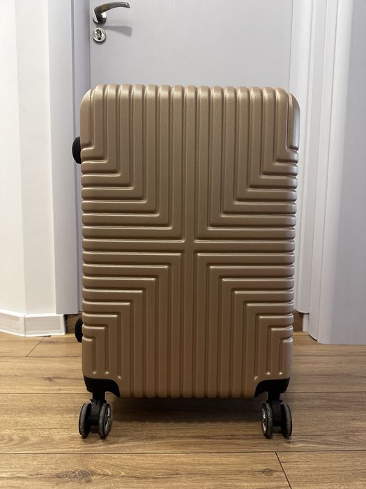 Чемодан Валіза розмир С нова