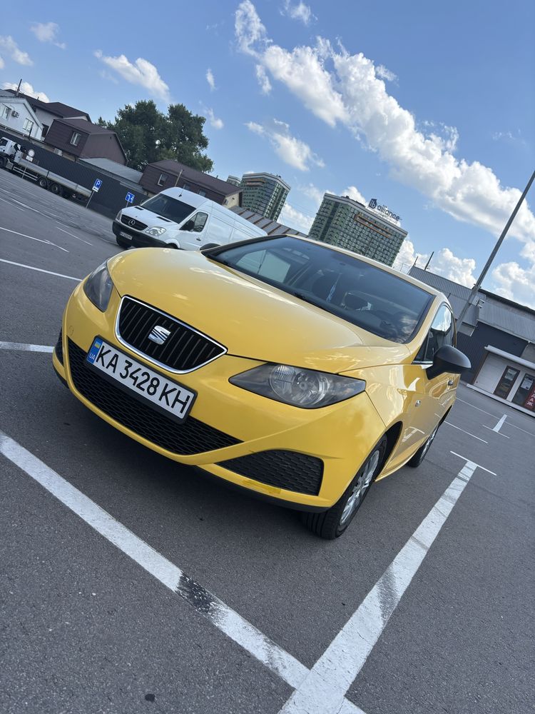 Seat Ibiza 2011 1.4 Бензин