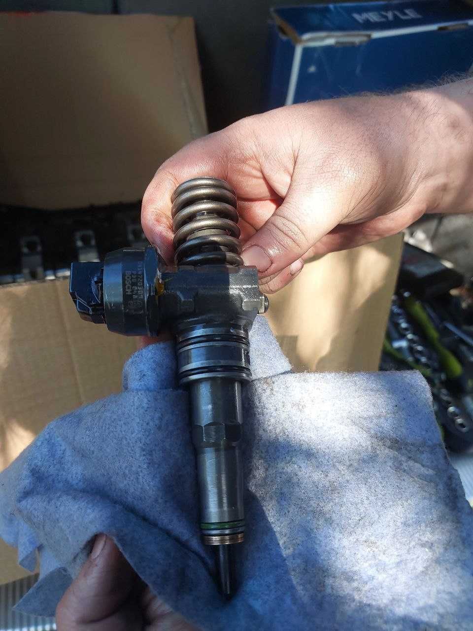 Насос форсунки Touareg 2.5 (bpe) 07Z130073N