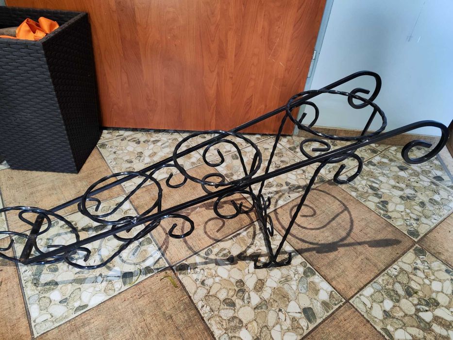 Kwietnik metalowy loftowy  na trzy donice