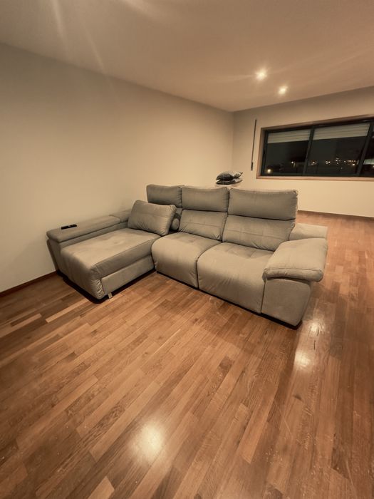 Sofá Espetacular com Relax Elétrico e Chaise Longue | Como Novo!
