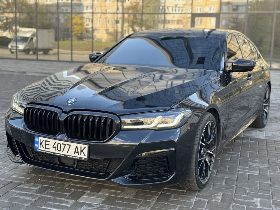 BMW 5 3 литра полный привод БМВ!