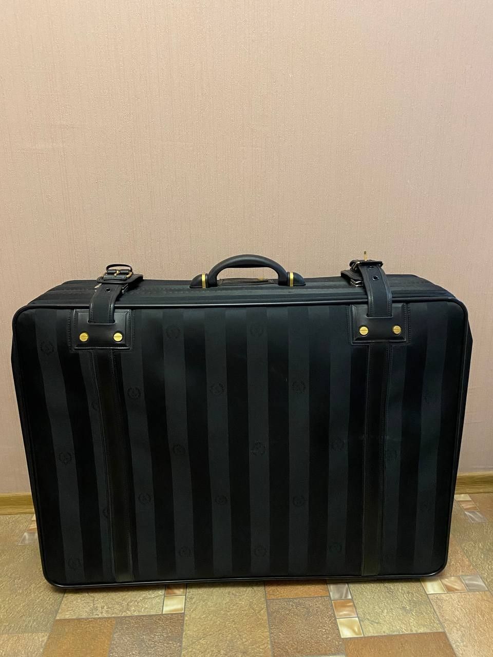 Дорожня валіза (чемодан)