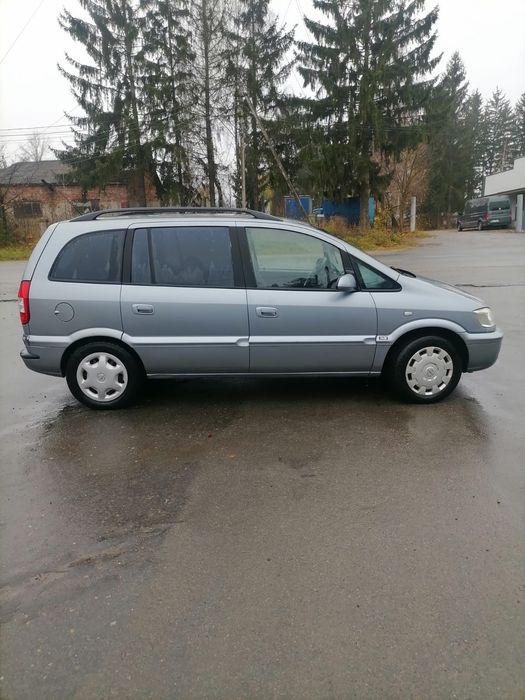 Opel Zafira Продам Опель Зафіра 2004року. Бензин в дуже хорошому стані