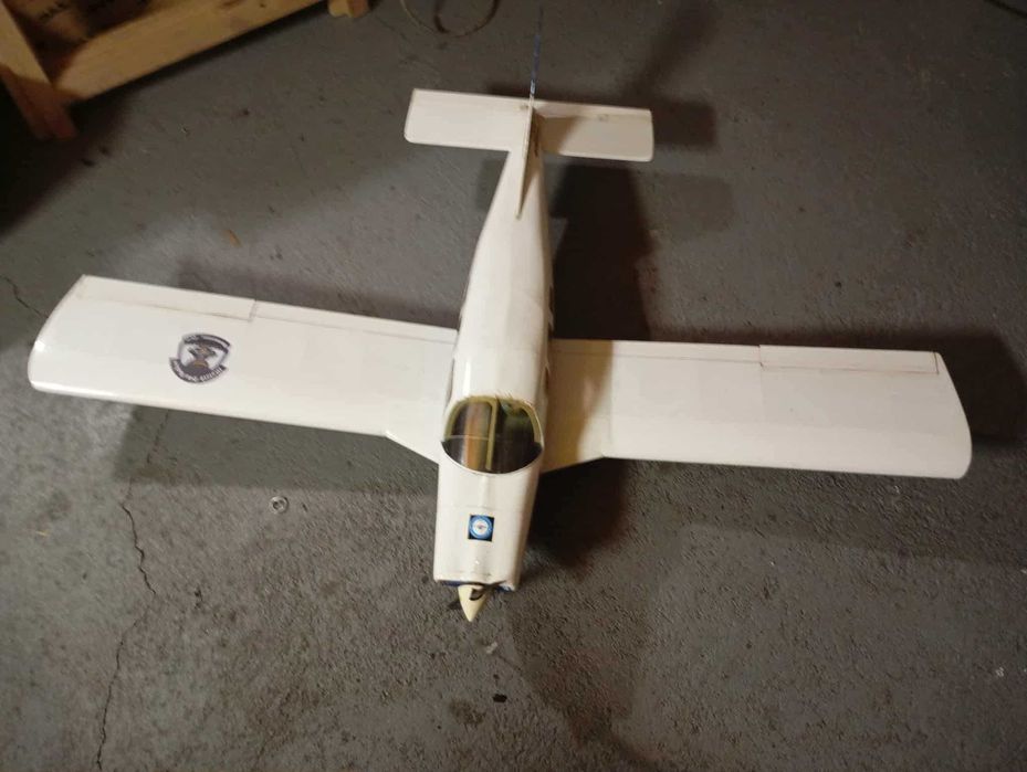 Aeromodelismo Piper Cherokee completo