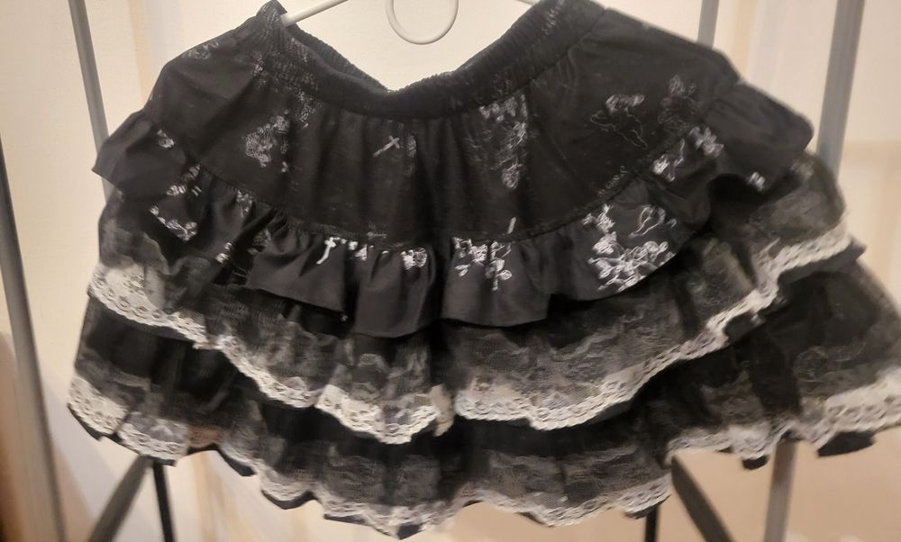 Чёрная юбка в стиле лолита