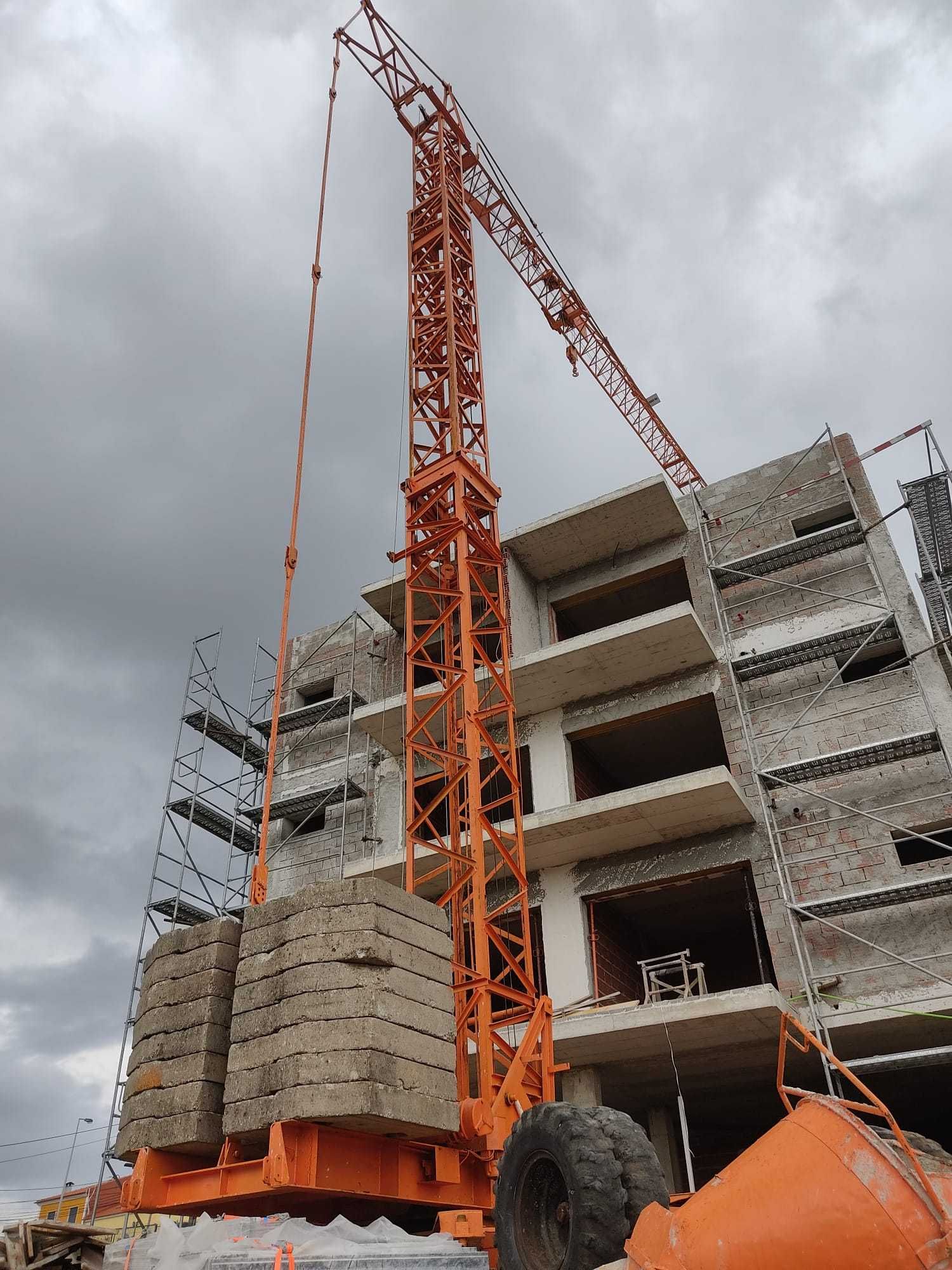 Grua Cadillon Automontante 25mts x 27mts