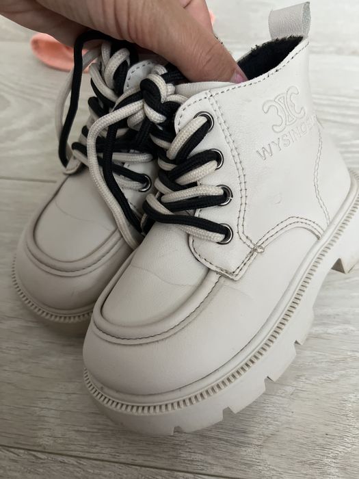 Бутінки для дівчинки