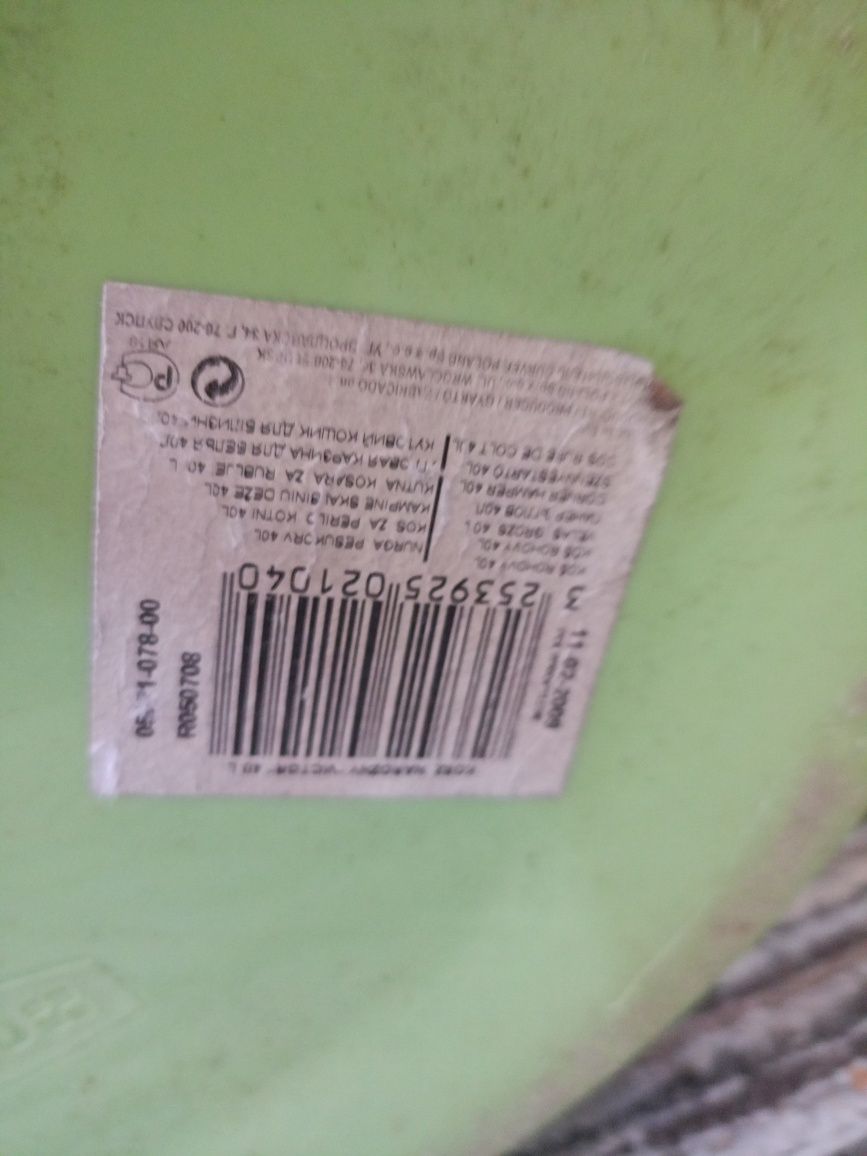 Kosz na pranie pistacjowy narożny