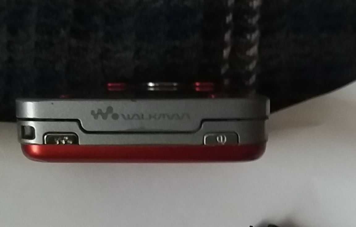 Sony Ericsson W910