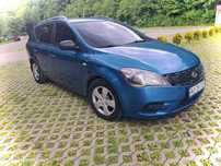 Kia  Ceed    2010