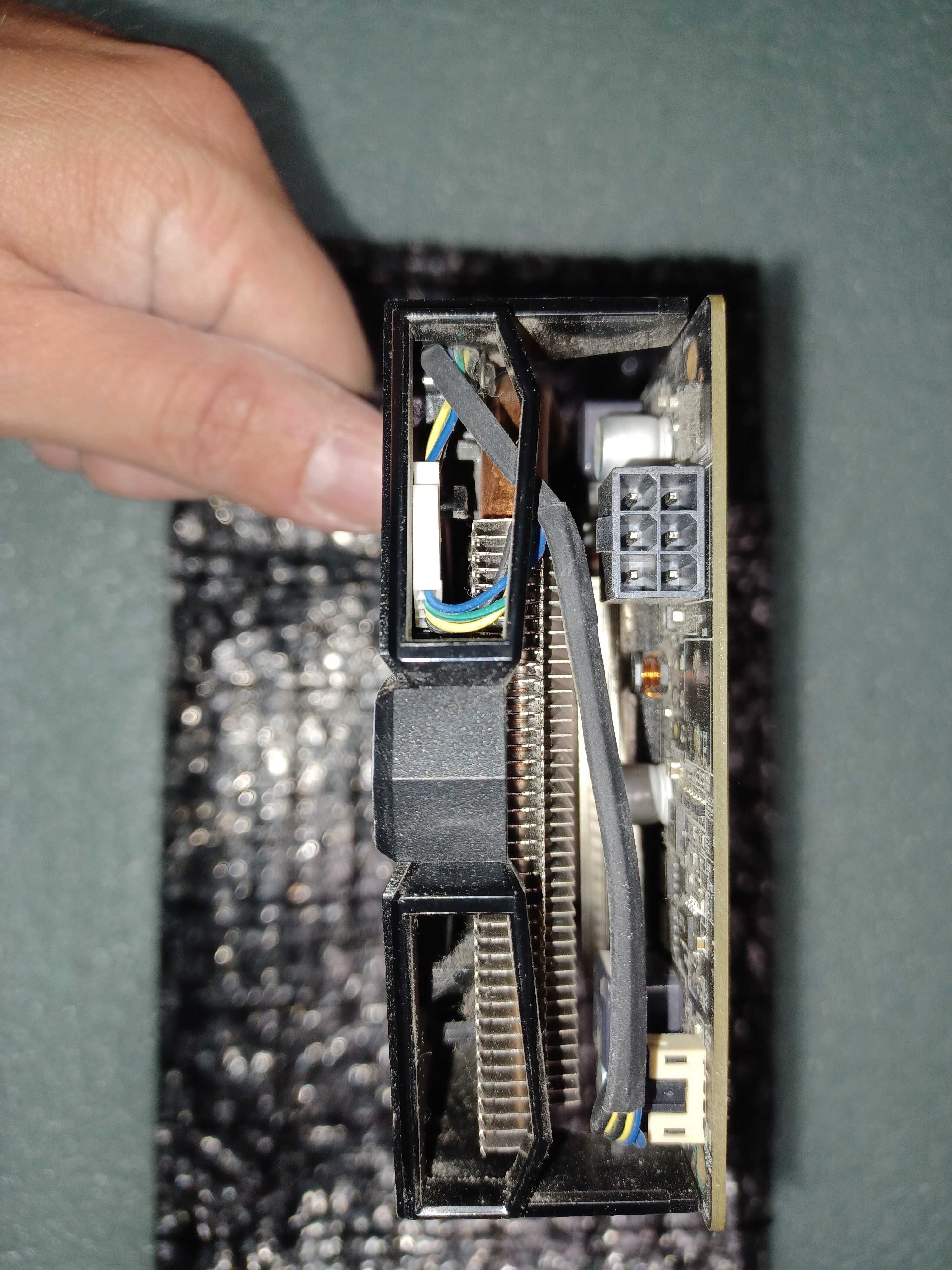 AMD Radeon Sapphire R9 270 2GB