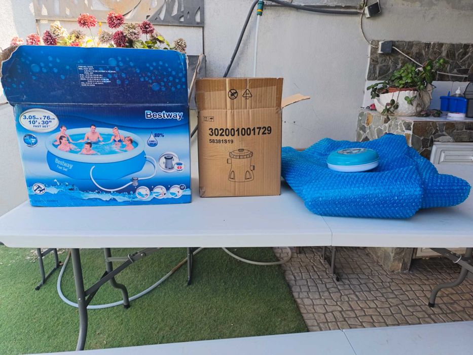 Piscina insuflável com filtro, cobertura térmica e flutuador de cloro