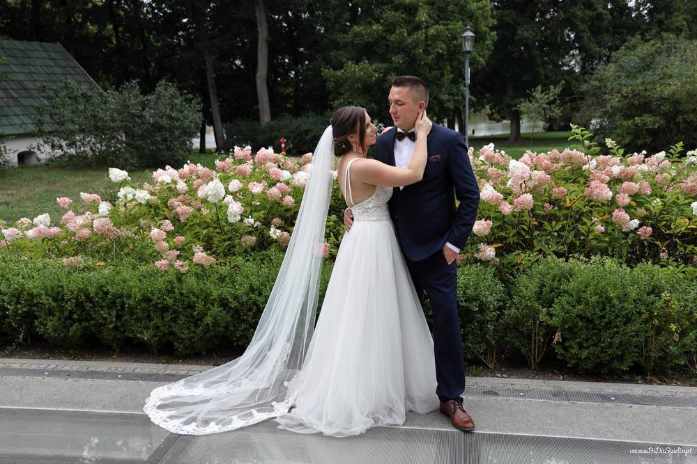 Suknia ślubna kolor ivory 38