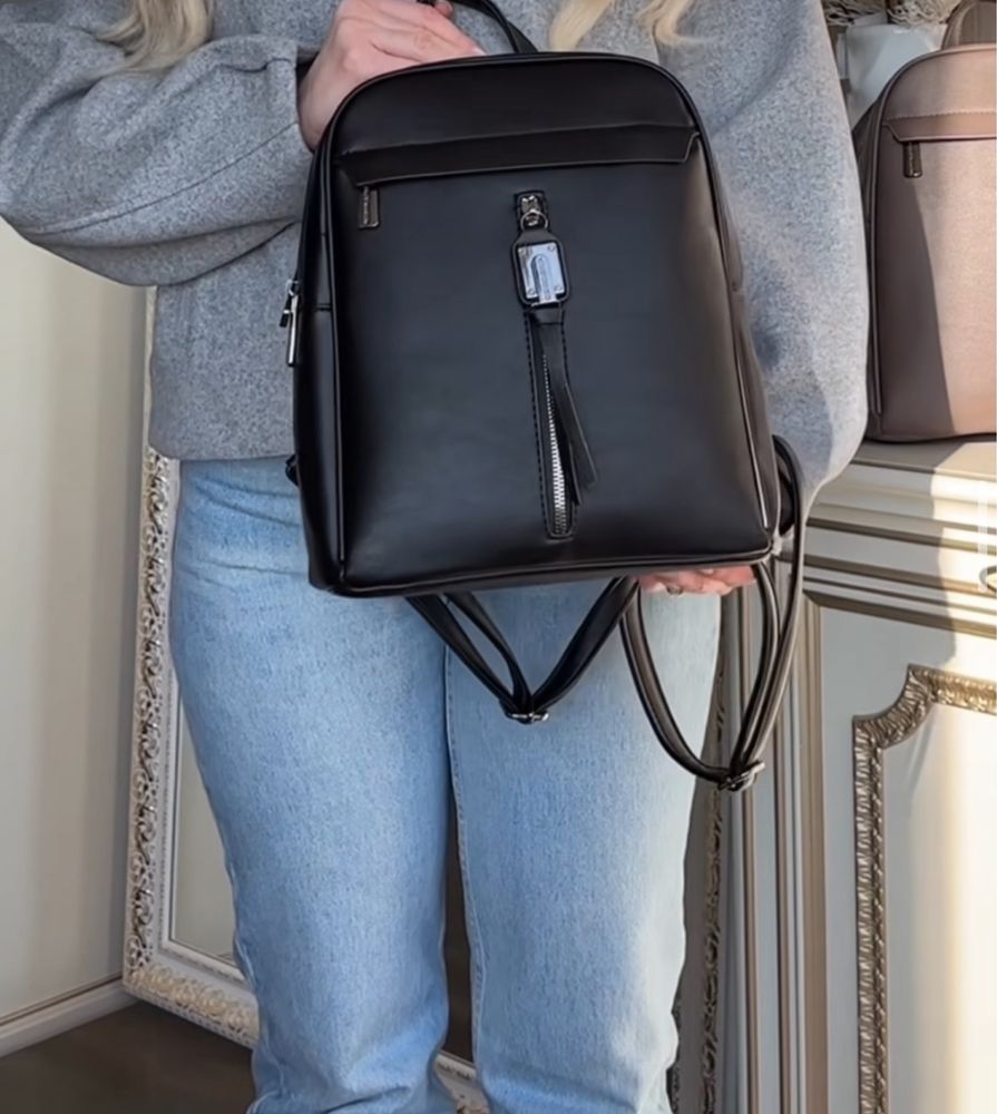 Чорний рюкзак з гаманцем