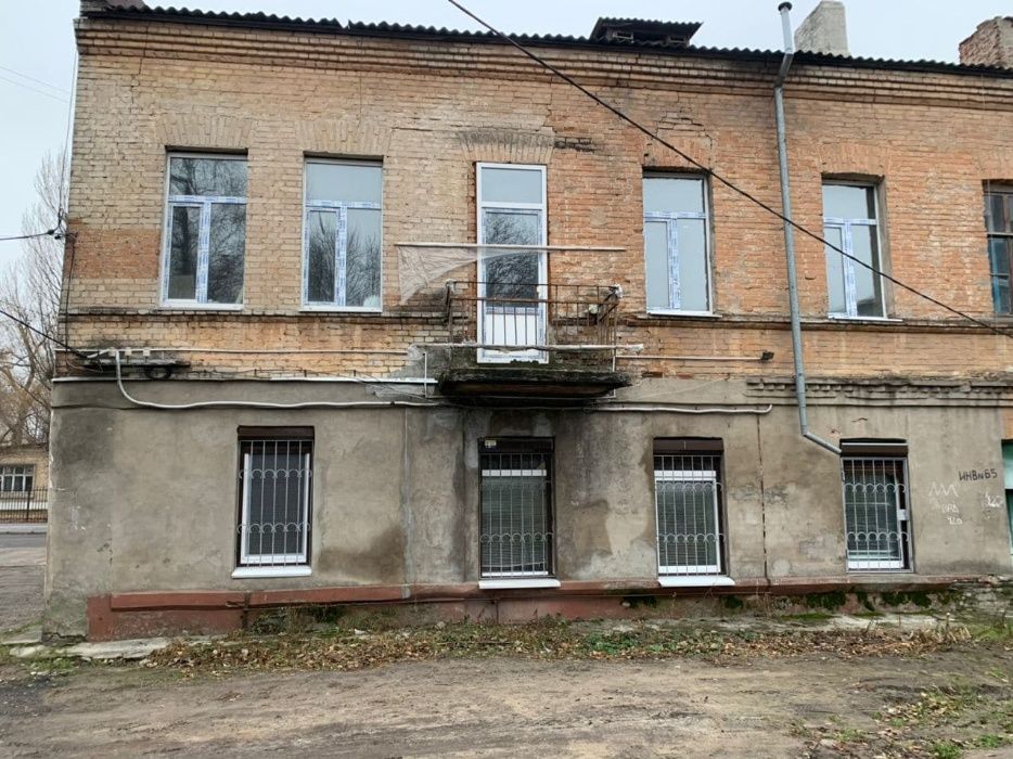 2 квартиры 85,4 м2 на 2 эт, центр Павлограда, можно под офисы, комерц