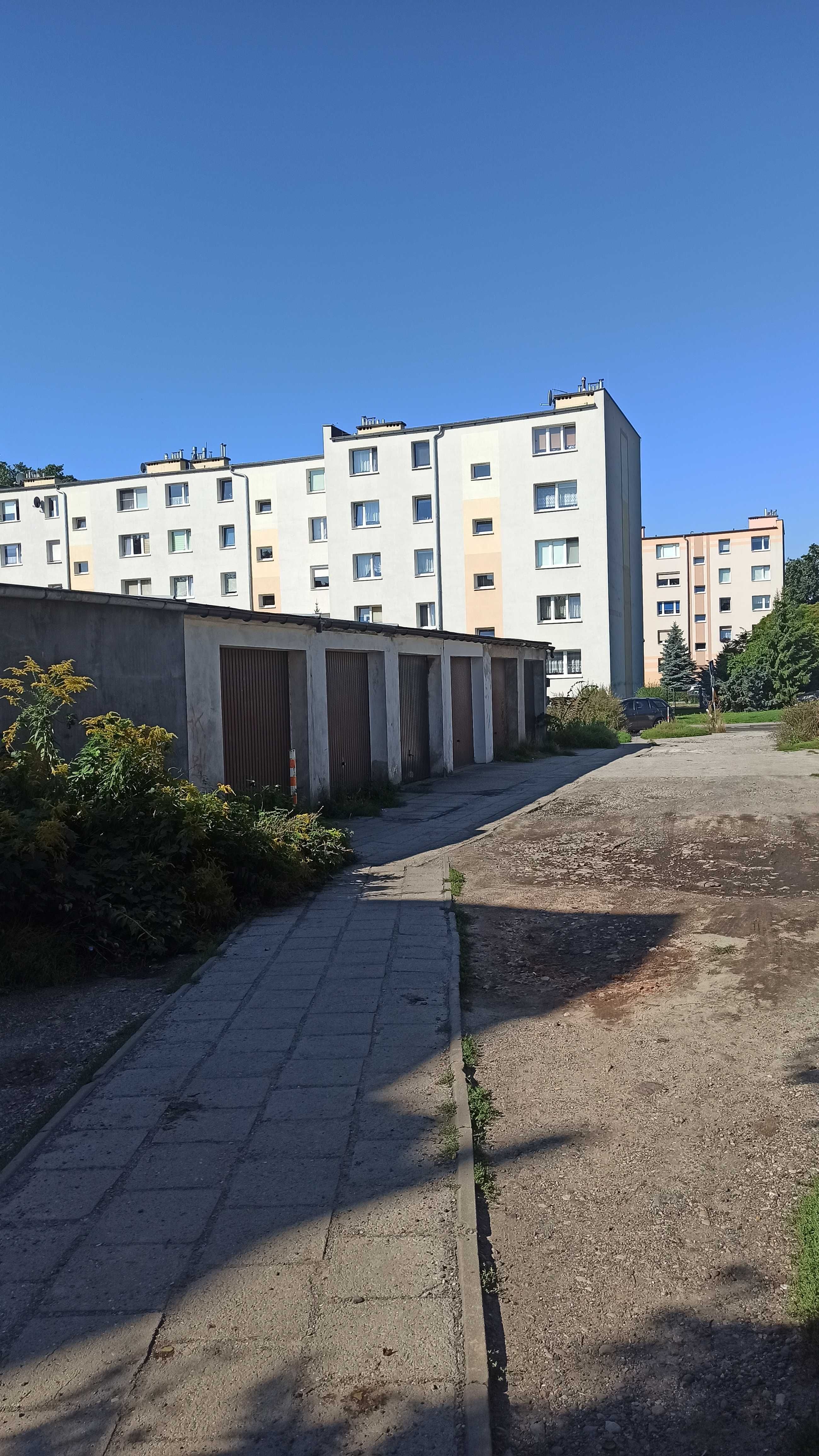 Garaż do wynajęcia os. Konstytucji