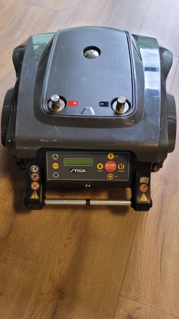 Robot koszący, Bosch Indego,  Honda,Robomow, Stiga kosiarka automatycz