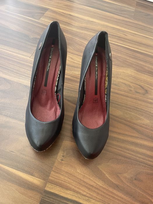 Sapatos pretos de salto alto Drastick