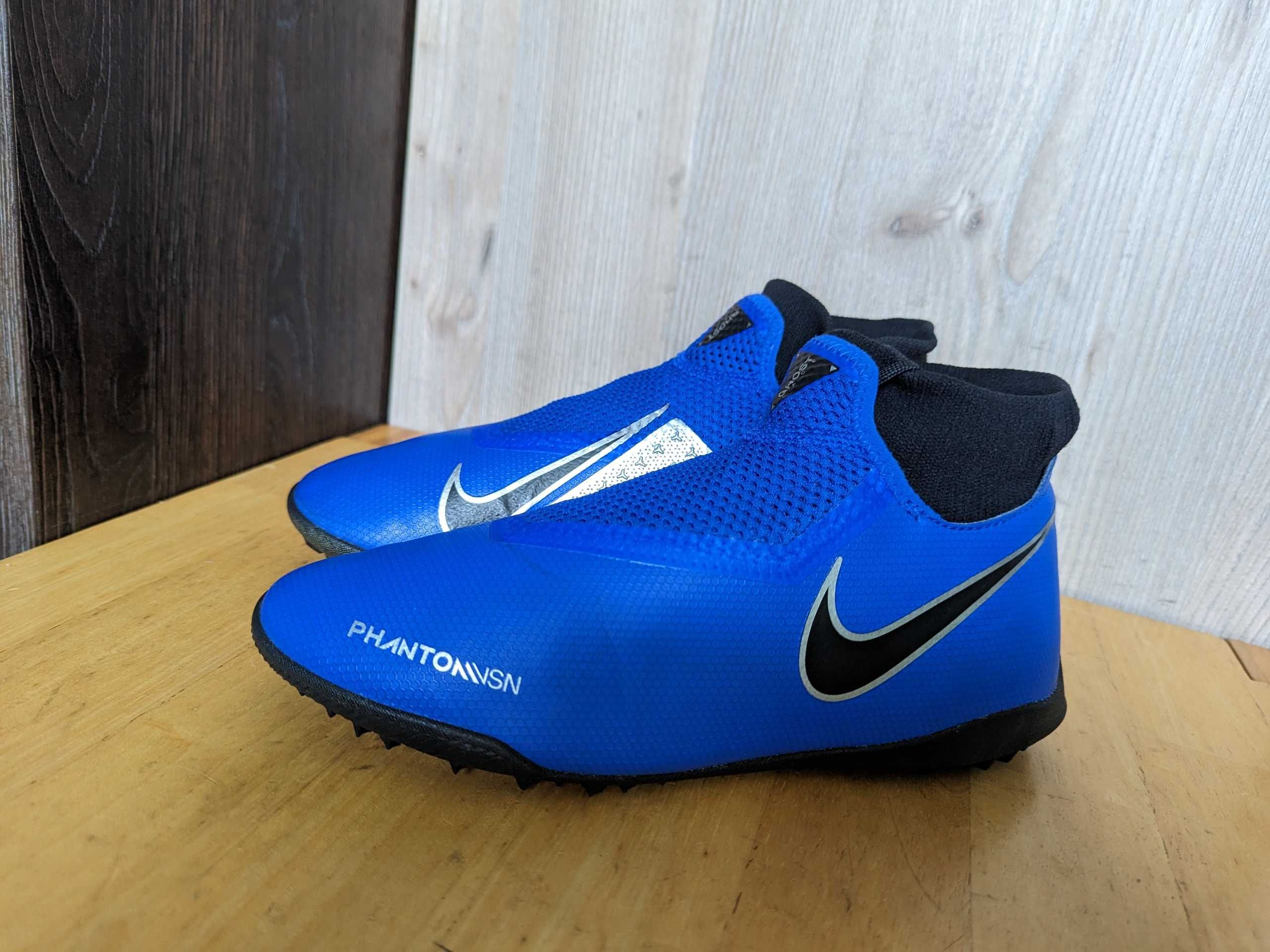 Nike Phantom - футбольні сороконіжки футзалки бутси