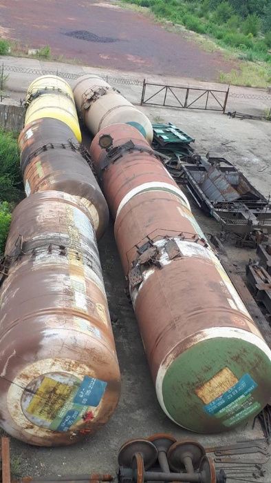 емкость металл 75 и 50 м.куб. 25 бу бензин