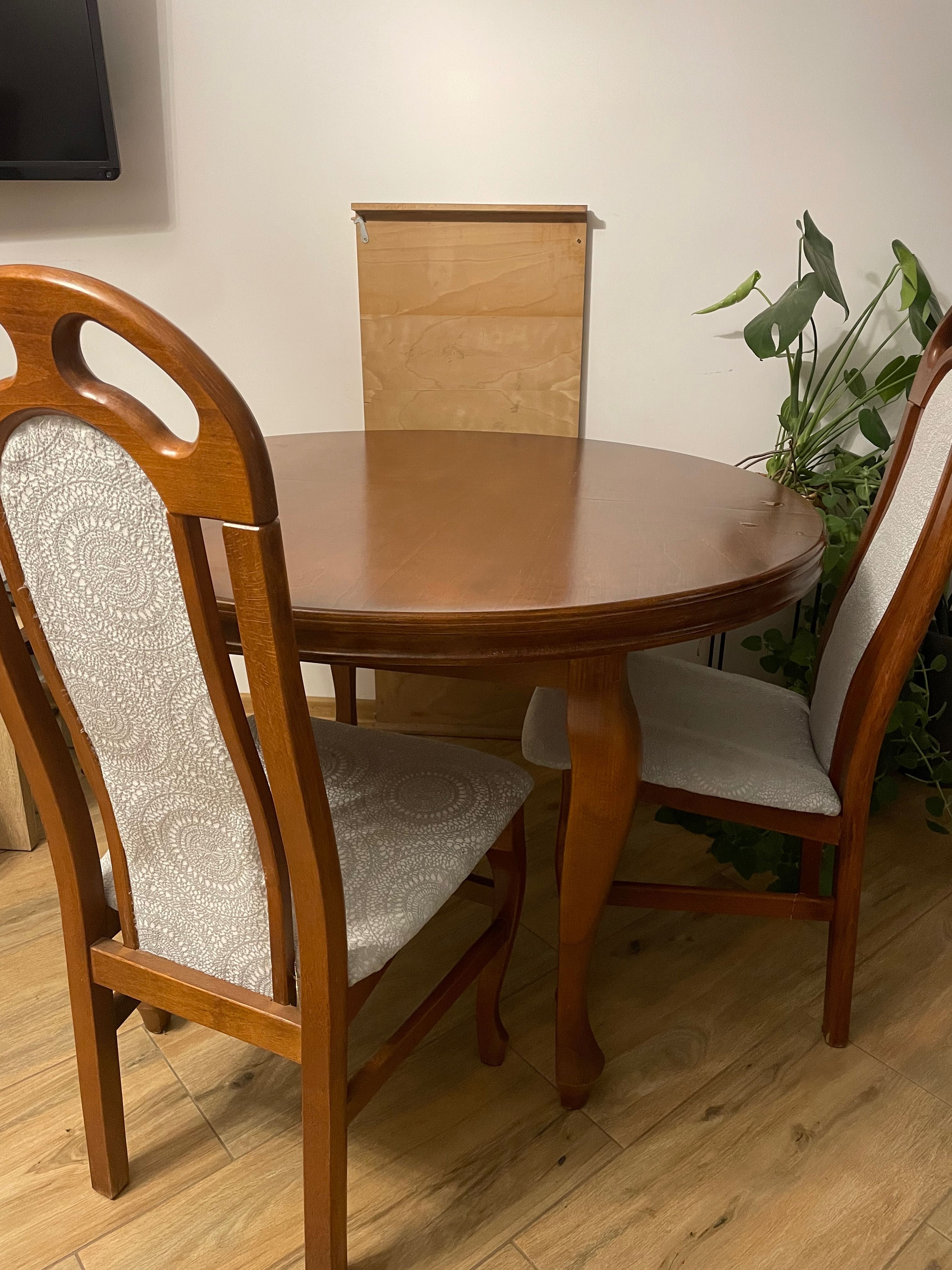 Stół i komplet 4 krzeseł, stan dobry, solidny , od ręki