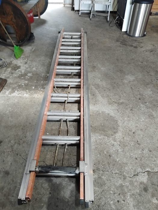 Vendo escada extensível de 9 metros