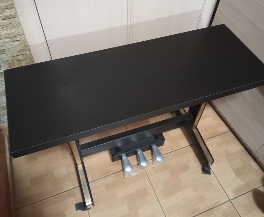 Стійка столик підставка під клавішні з педалями