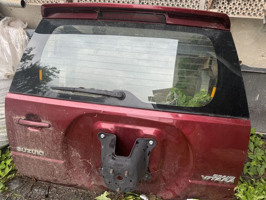 Продам задню ляду Suzuki Grand Vitara дверка
