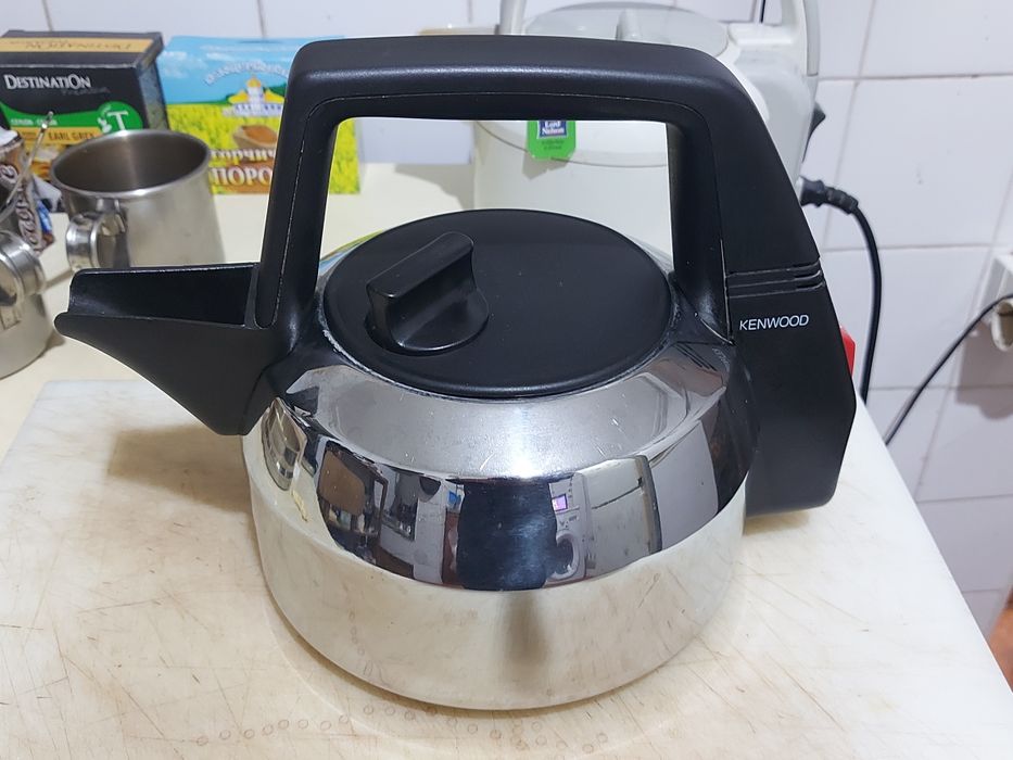 Chaleira elétrica Kenwood (INOX) Inoxidável. . INOX (inoxidável)