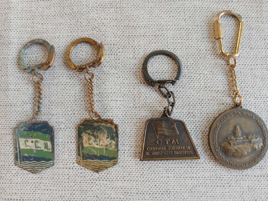 Porta-chaves diversos da Companhia Nacional de Navegação e outras
