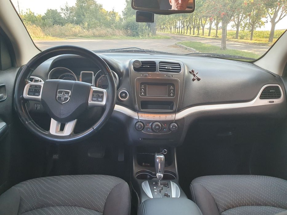 Продається автомобіль Dodge Journey
