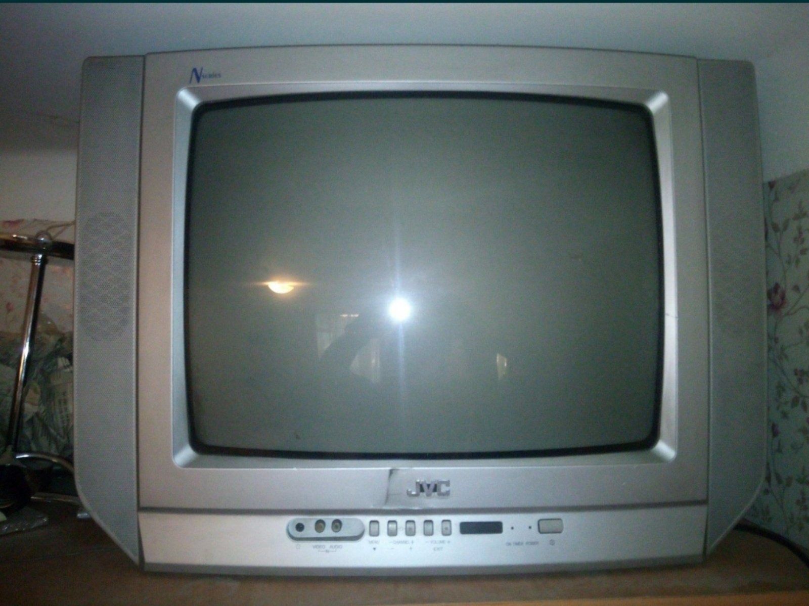 Телевизор JVS -300 грн.