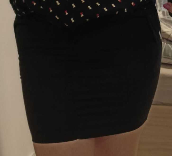 Czarna materiałowa spodnica