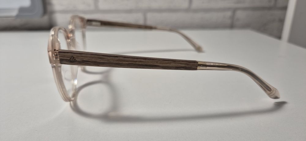 Oprawki męskie i damskie – nowe, markowe, w świetnych cenach!