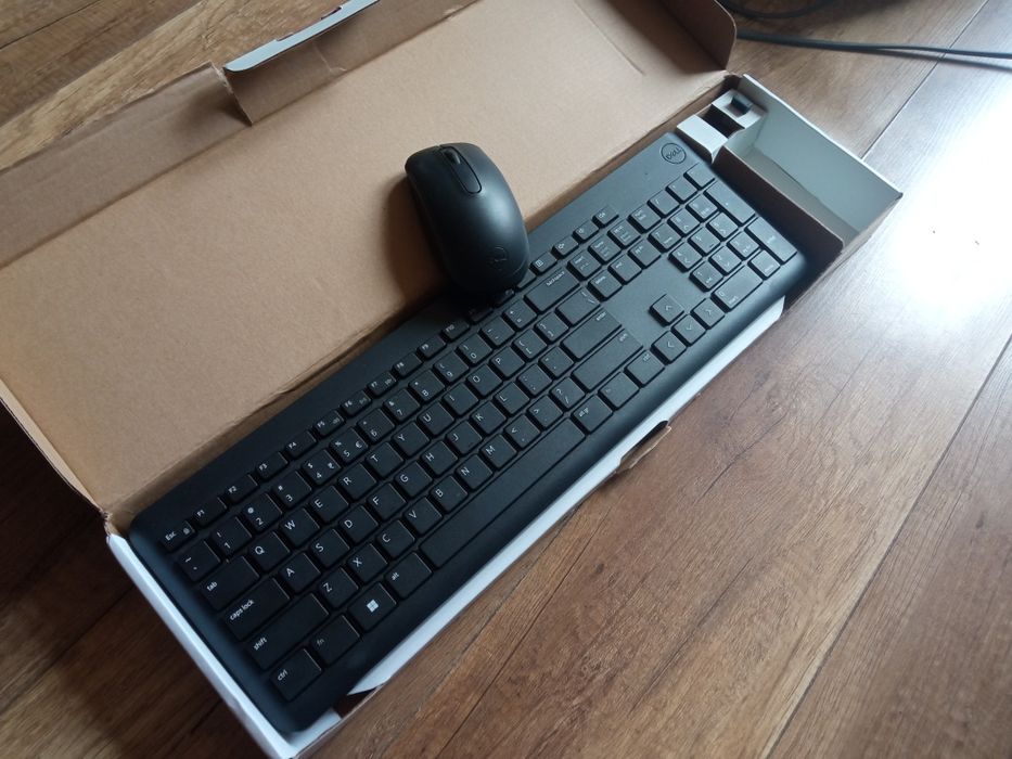 Zestaw klawiatura+ mysz Dell bezprzewodowy KM3322W