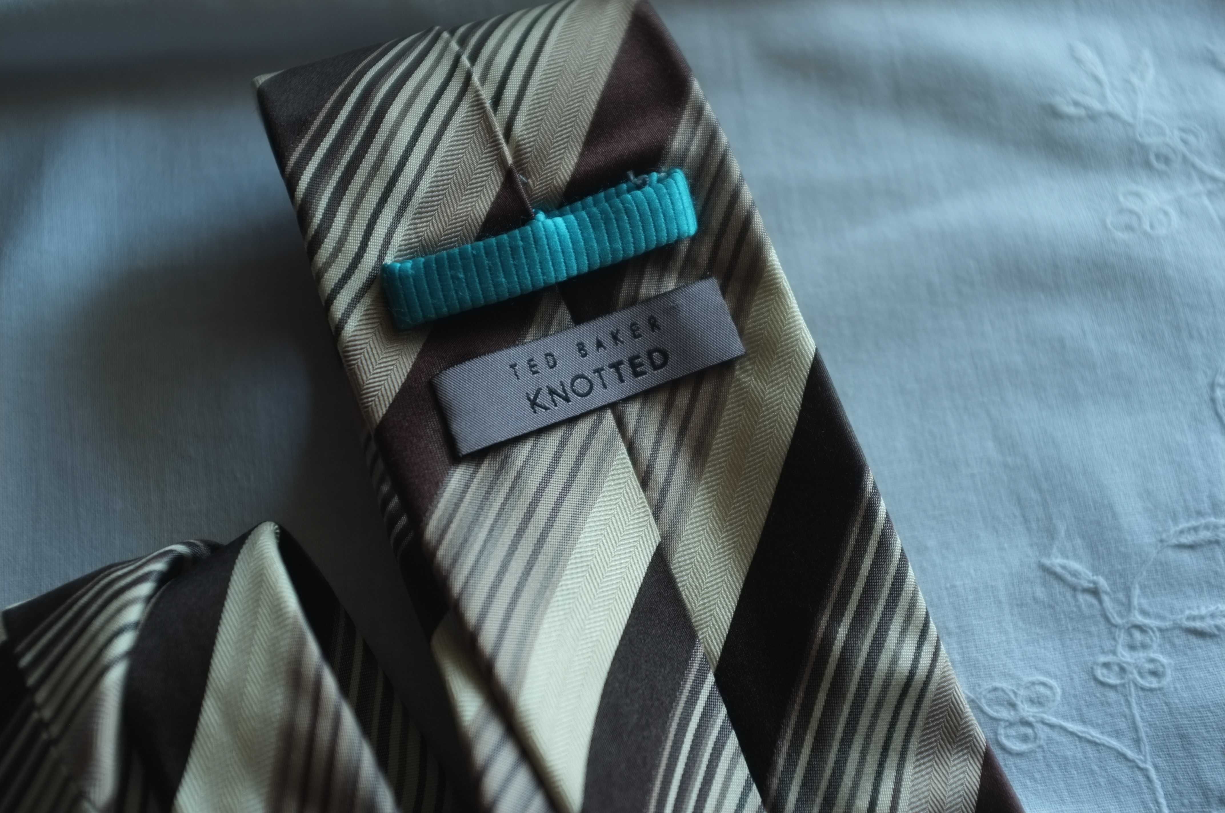 Krawat Ted Baker London Knotted 100% jedwab jedwabny elegancki