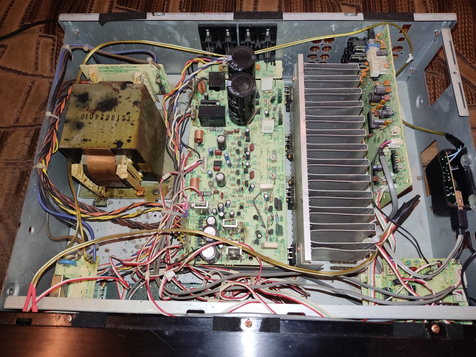 Продается усилитель Philips dfa 888