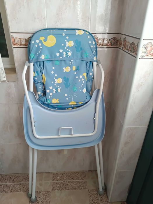 Cadeira de refeição de bebé