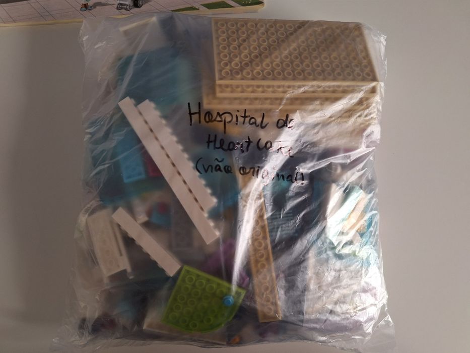 Casa da Amizade/ Hospital de Heartlake (lego não original)