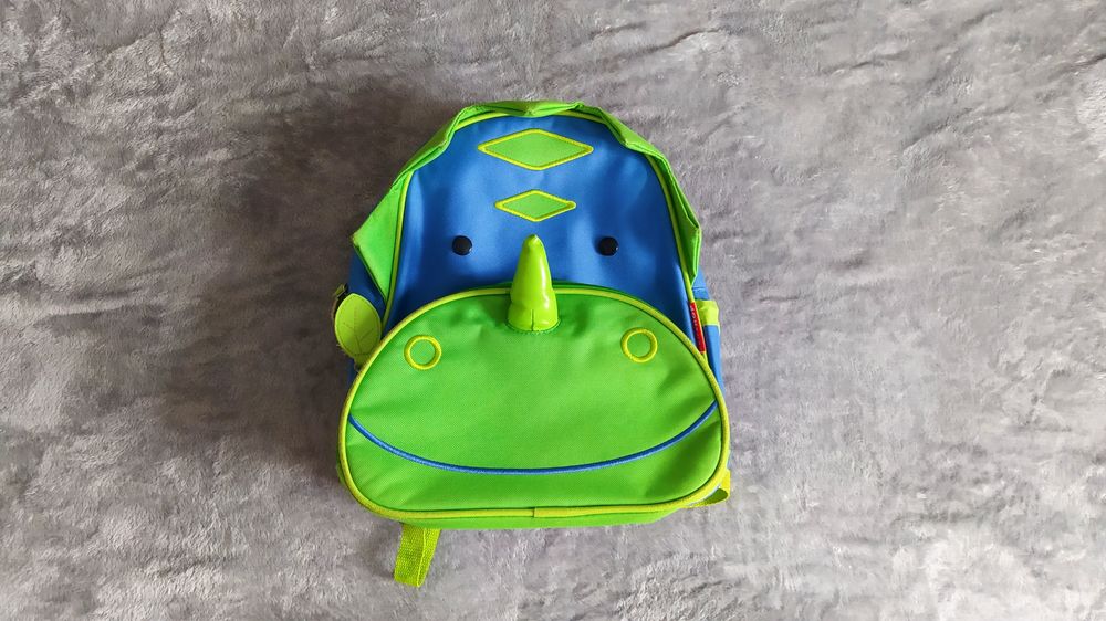 Яркий и удобный детский рюкзак Skip Hop Zoo «Динозавр»