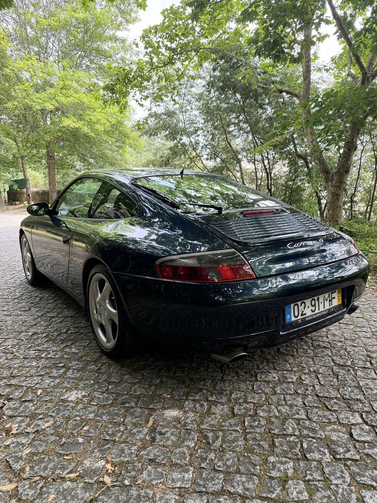 Porsche Carrera 4 996