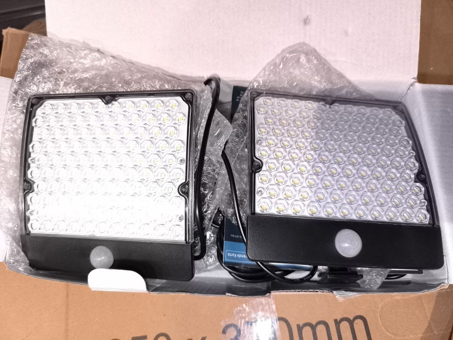 Lampy solarne z czujnikiem ruchu, z kablem 5m na taras, ogród, dom