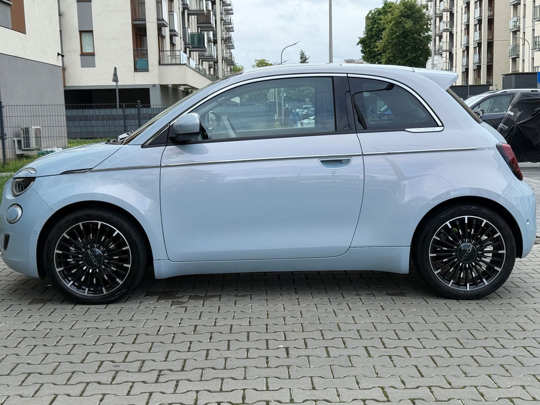 Fiat 500e Pierwszy właściciel, przejęcie leasingu, La Prima w wyjątkowym kolorze
