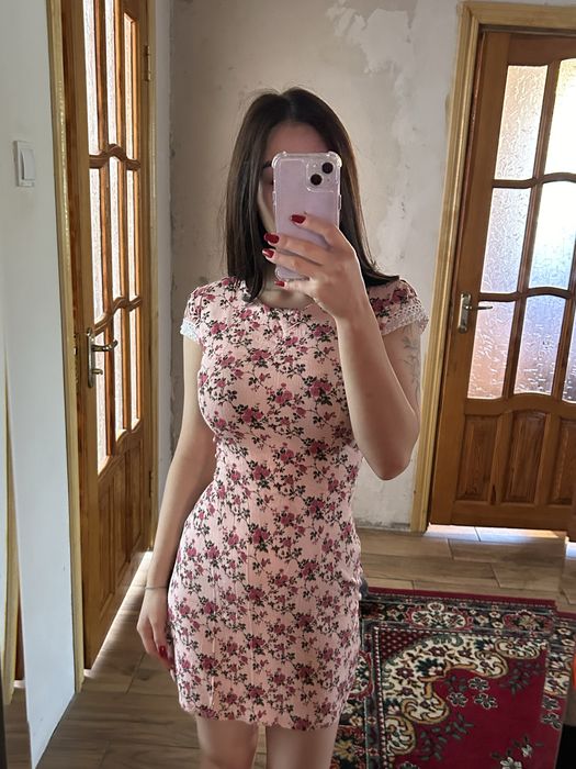 Легке жіноче плаття