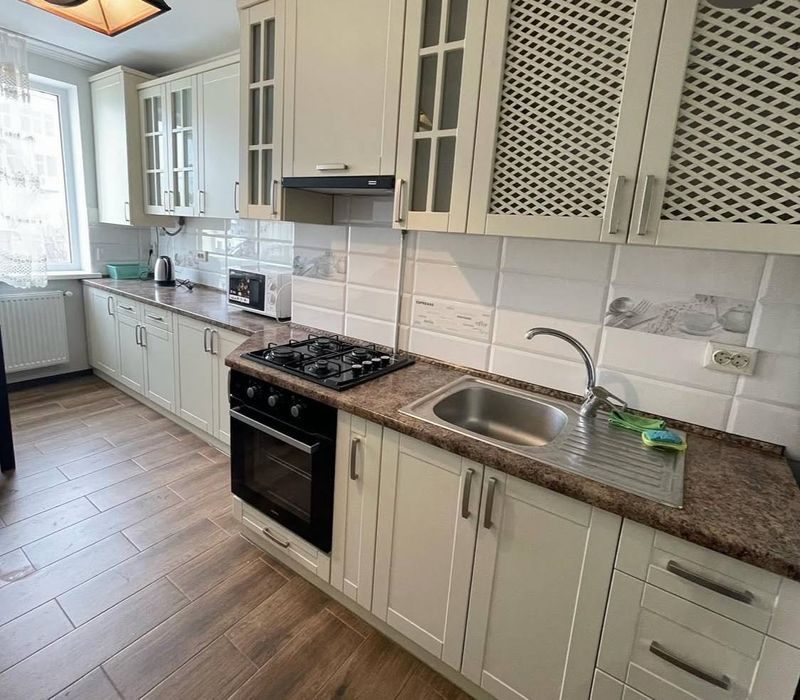 Оренда 3 км квартири біля стометрівки