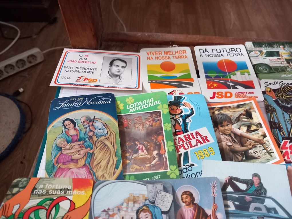 Grande lote de  calendários